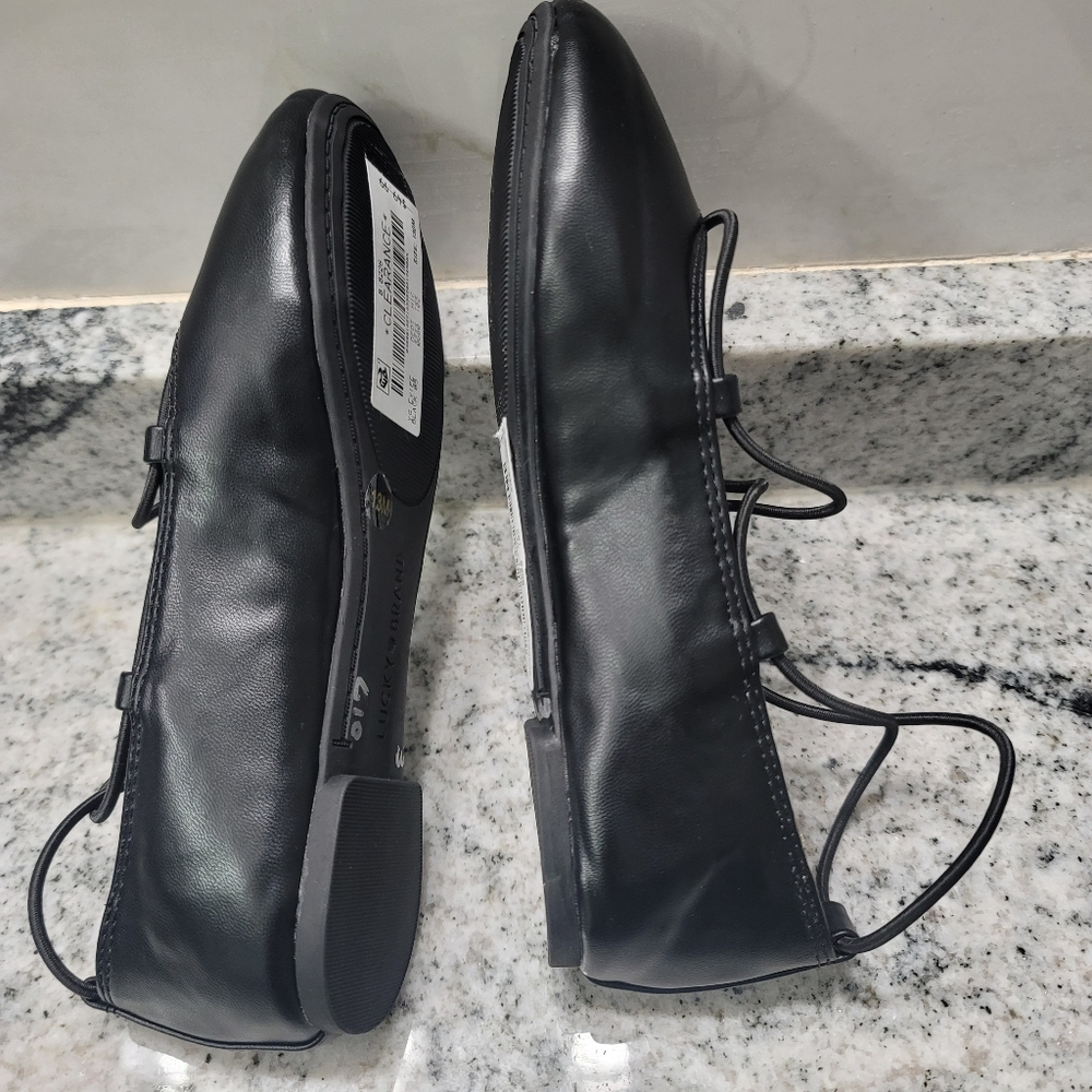 Lucky Brand Aviee black leather flat/Shoe - Picture 4 of 6